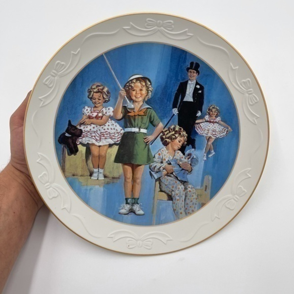 Brand New: Vintage Shirley Temple “Stand Up And Cheer” collectors plate